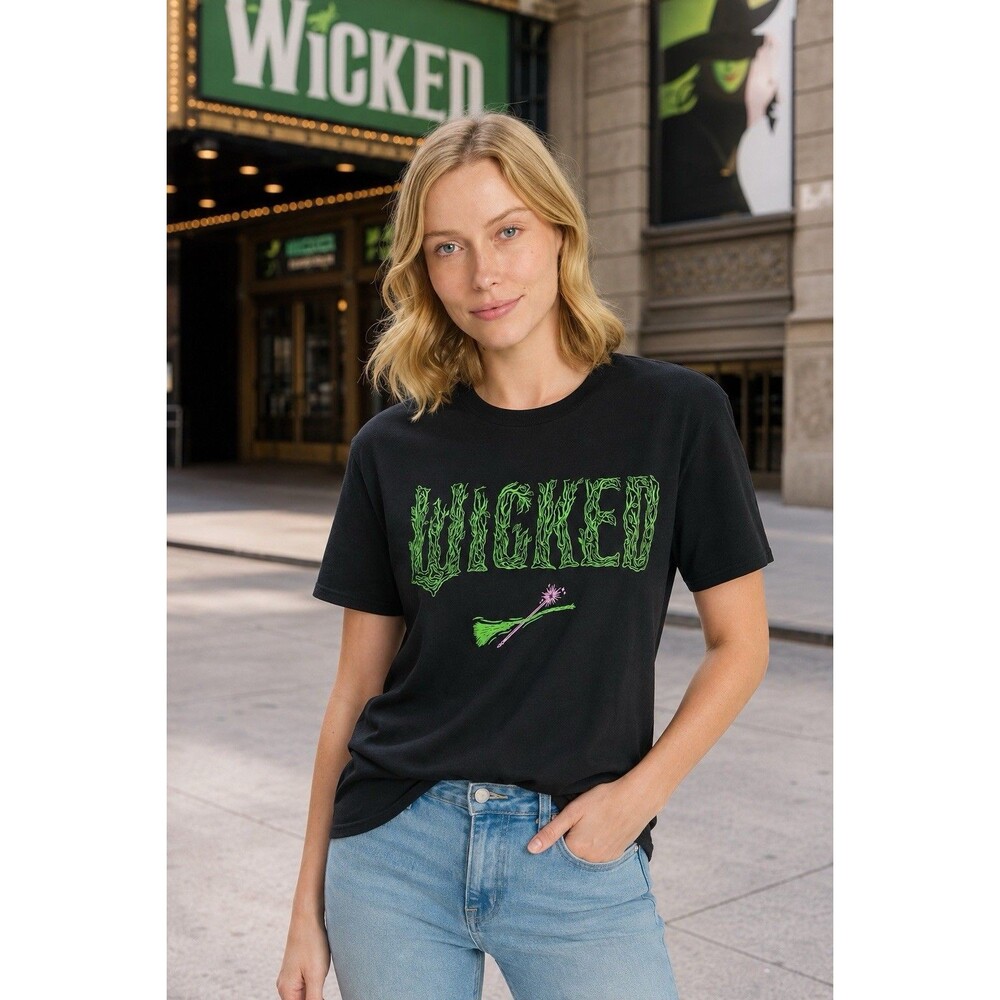 Wicked Movie Women’s T-Shirt Medium Black Green Broom Graphic NWT Universal